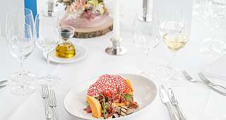 Bankett Vorspeise Bankett Vorspeise mit Melone und Rohschinken schön angerichtet