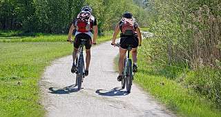 Die Region ist ideal für Ausflüge zu Fuss oder mit dem Velo Die Region ist ideal für Ausflüge zu Fuss oder mit dem Velo
