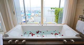 Marina Lachen Junior Sunset Suite avec jacuzzi Marina Lachen Junior Sunset Suite avec jacuzzi