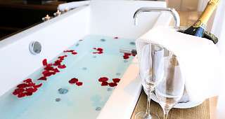 Marina Lachen Junior Sunset Suite avec jacuzzi Marina Lachen Junior Sunset Suite avec jacuzzi