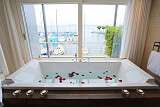 Marina Lachen privates Jacuzzi in der Sunset Junior Suite