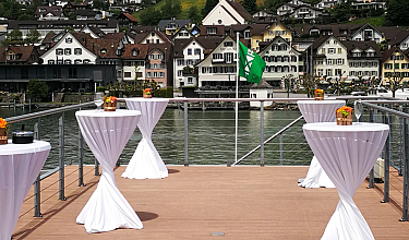 Apéro auf dem Festschiff Zürichsee Apéro auf dem Festschiff Zürichsee