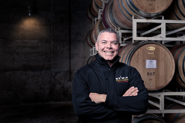 Portraitfoto von Justin Hall